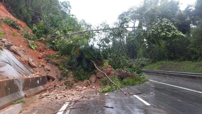 Chuva provoca morte e interdições no litoral paulista; governo envia ajuda