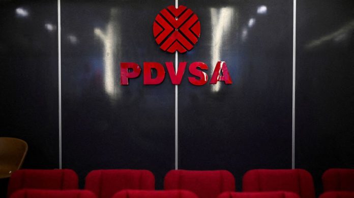 Venezuela: Funcionários de banco são presos em caso de suposta corrupção de estatal de petróleo